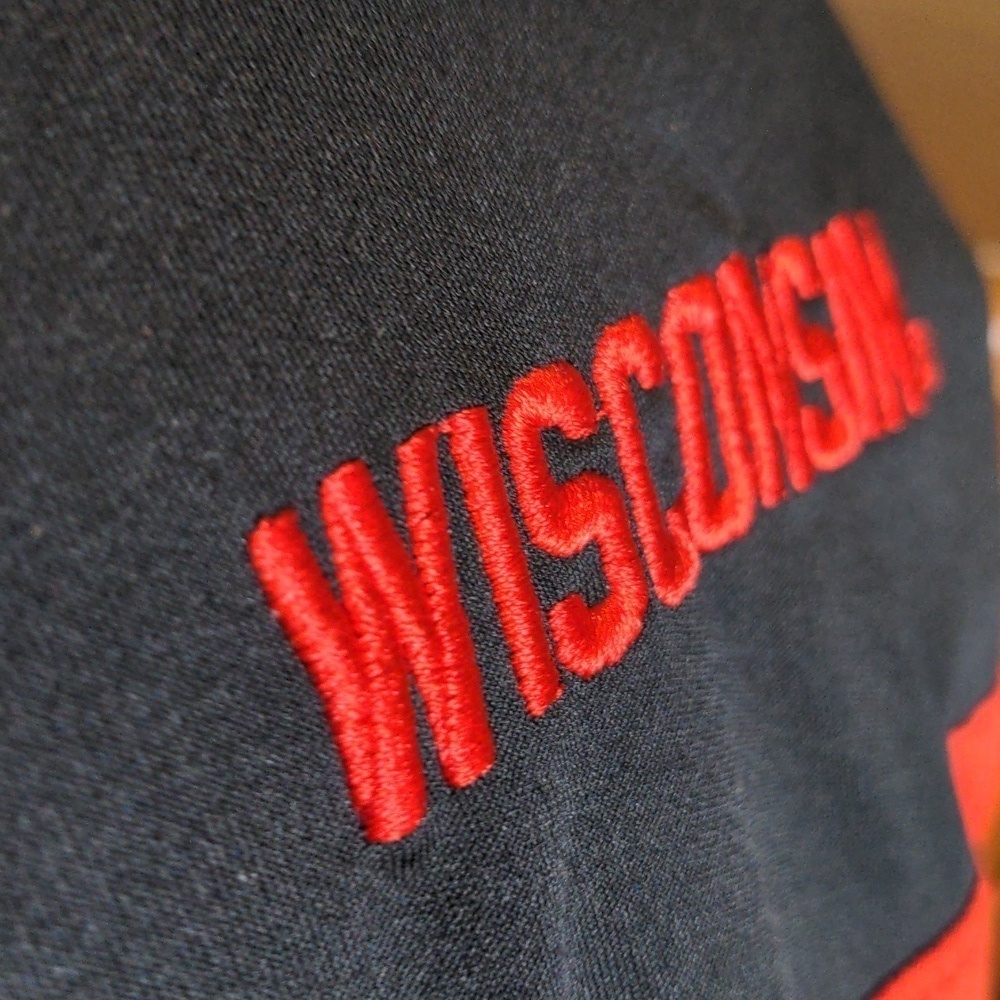 University of Wisconsin Polo Sz 2XL - Picture 8 of 10